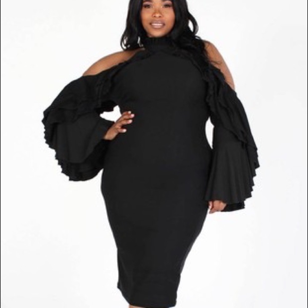 Black Body Con Midi  Dress with Flared Arms

Sizes: 1XL-3XL

Stretchy Material